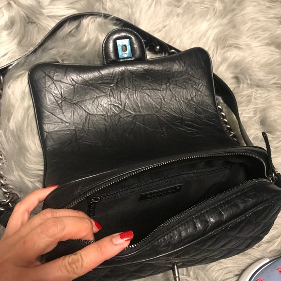 Chanel shoulder Bag. Quilted Lambskin.            Color: Black/Ruthenium - Picture 3 of 3